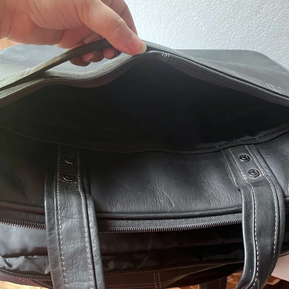 Kenneth Cole Reaction black genuine leather business/laptop bag